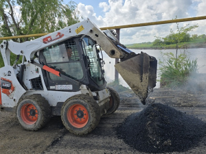 Восстановление дорожного полотна на ГТС-26 (школьная гребля)